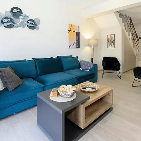 Glaros Premium Deluxe House *