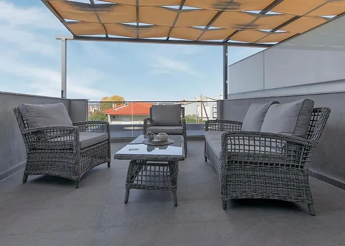 Glaros Premium Deluxe House