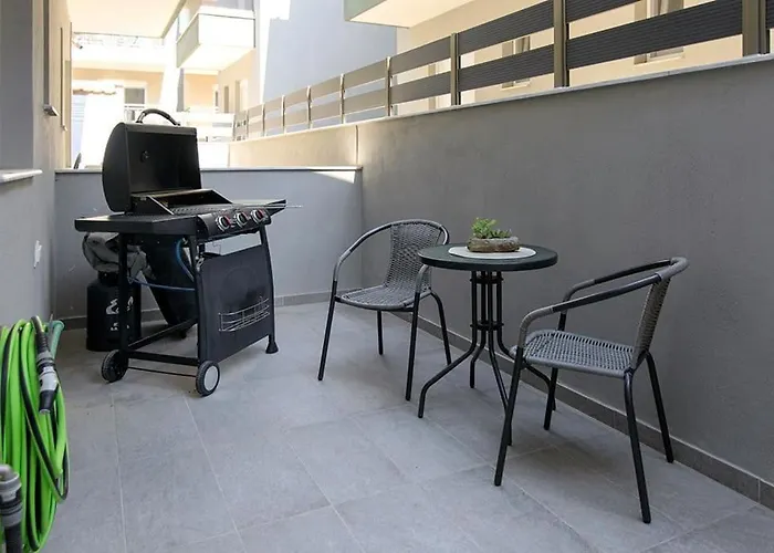 Glaros Premium Deluxe House *