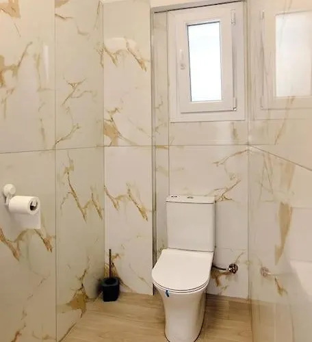 Glaros Premium Deluxe House 니키티